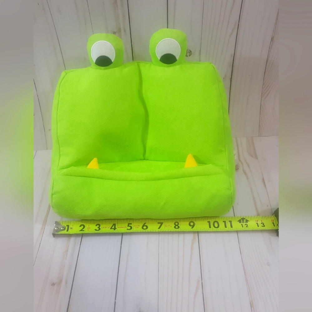 Monster book holder